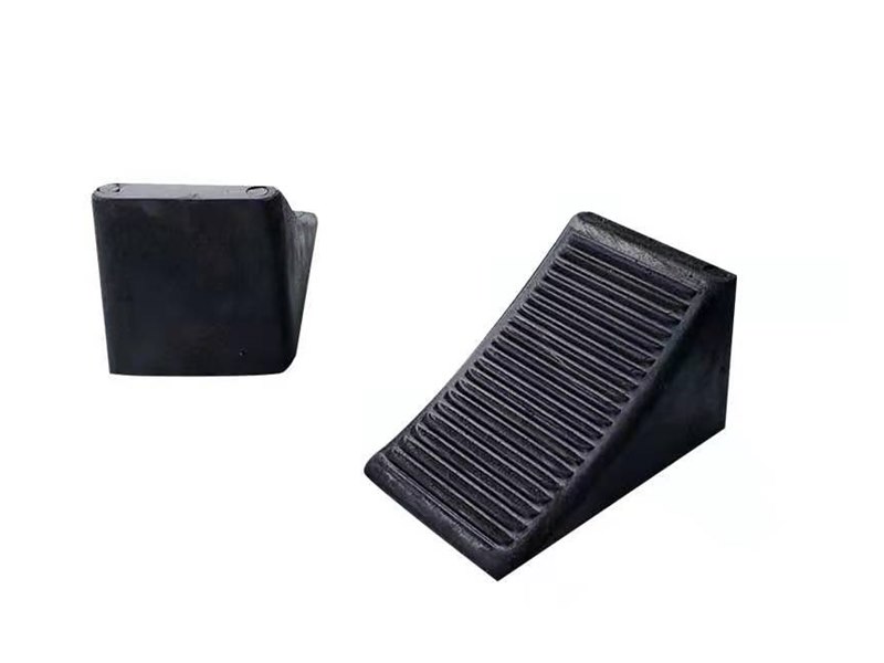 Rubber Wheel Chock 160×100×100 - WC-160